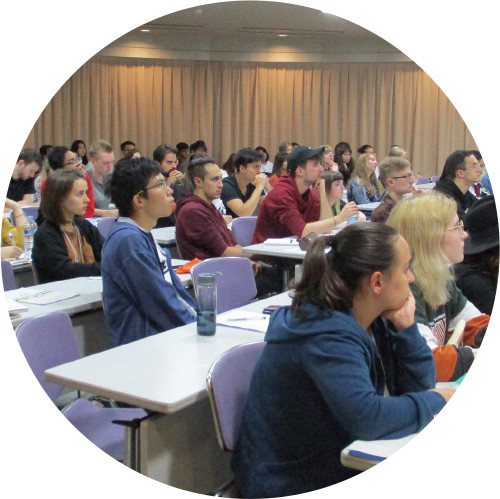 Numerous lectures on Japanese language and culture are held.
