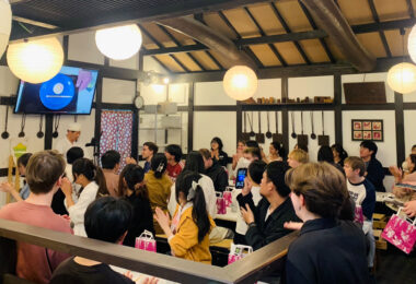 Field trip (Making authentic Japanese sweets and strolling through the Higashiyama District)