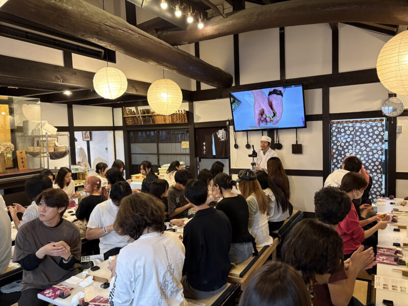 Field trip (Making authentic Japanese sweets and strolling through the Higashiyama District in Kyoto Pref.)