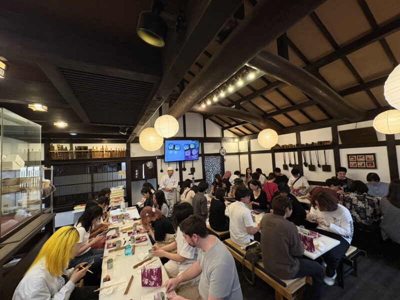 Field trip (Making authentic Japanese sweets and strolling through the Higashiyama District in Kyoto Pref.)